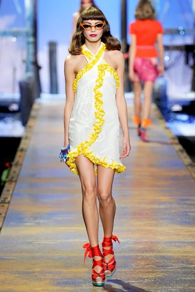 Look 25
